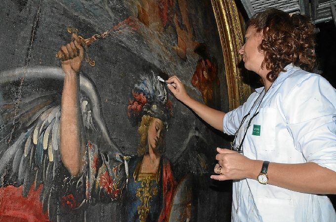 Restauración del lienzo de Las Ánimas Benditas en Ayamonte